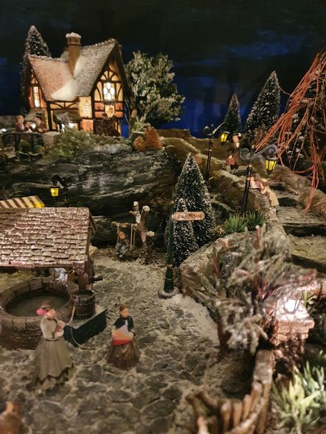 Cv Ideas, North Pole Village, Whimsical Crafts, Christmas Tree Village Display, Tree Village, Miniature Village, Village Ideas, Christmas Tree Village, Christmas Village Sets