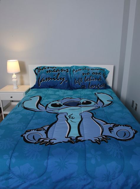 If you know a Lilo and Stitch fan this is the perfect Christmas gift list for you! Here are our top 19 picks, from clothing to home decor. Pineapple 626 Leggings BUY HERE Stitch Iphone 6s Case BUY ... Disney Bedrooms, Lilo And Stitch Quotes, Disney Rooms, Lilo Y Stitch, Family Wall Decor, Stitch Clothes, Dekorasi Kamar Tidur, Christmas Gift List, Lilo Stitch