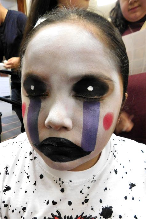 Friday Night at Freddys character Face Paint Ideas Scary, Face Paint Characters, Scary Face Paint Ideas, Five Nights At Freddy's Makeup, Fnaf Face Paint, Scary Face Painting, Face Paint Scary, Black Light Painting, Scary Face Paint