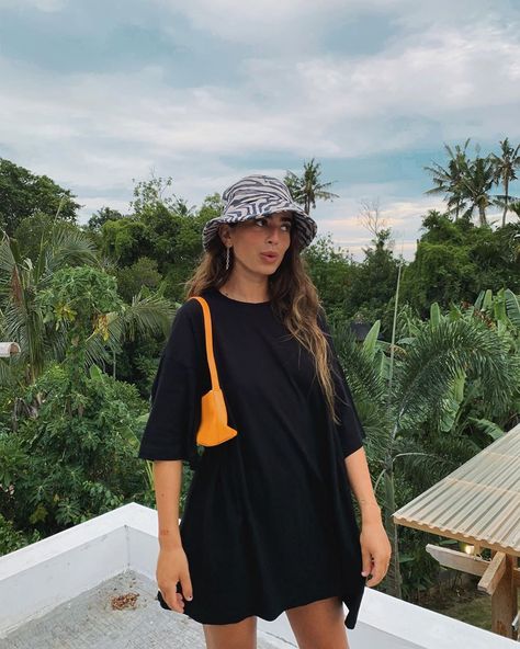 Bucket Hat Outfit, Models Off Duty Style, Hat Outfit, Summer Hats For Women, Bali Fashion, Outfit Look, Outfits With Hats, Instagram Foto, Summer Hats