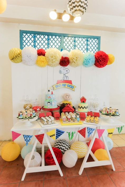 Eli's Peanuts Theme | CatchMyParty.com Peanuts Gang Birthday Party, Snoopy Bday, Brown Birthday Party, Charlie Brown Birthday Party, Charlie Brown Birthday, Peanuts Birthday Party, Snoopy Birthday Party, Snoopy Baby Shower, Charlie Brown Party