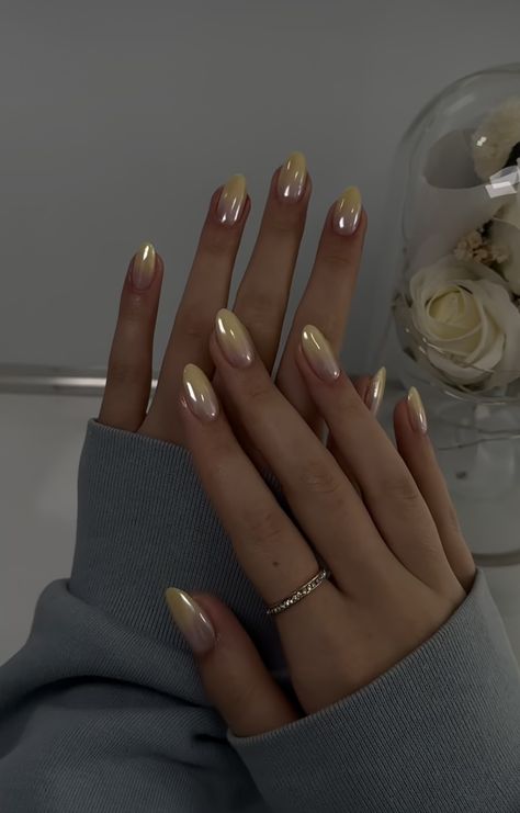 Ombre Chrome Nails, Chrome Nails Designs, Yellow Ombre, Minimal Nails, Ombre Nail Designs, Design Nails, Nails Spring, Yellow Nails, Healthy Nails