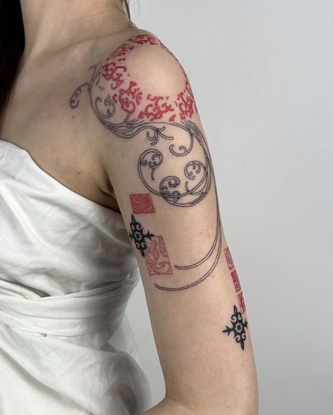 Red Arm Band Tattoo For Women, Lattice Tattoo, Chinese Watercolor Tattoo, Red Ornamental Tattoo, You Are Art Tattoo, Hanbok Tattoo, Elderflower Tattoo, Euro Trash Tattoo, Japanese Shoulder Tattoo