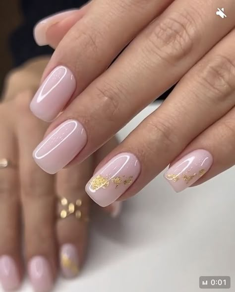 Embracing Elegance: Nude Nails Spring 2024 Simple Floral Nail Art, Very Short Nails, Pink Gold Nails, Hottest Nail Trends, Gold Gel Nails, Sophisticated Nails, Pale Pink Nails, Romantic Nails, Gold Glitter Nails