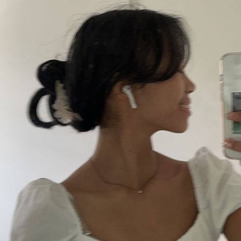 Hair Inspo Bangs, Coquette Old Money, Money Girl, Photos Inspo, Outfit Inspo Summer, Girl Haircuts, Trendy Haircuts, Mirror Pic, The Curtain