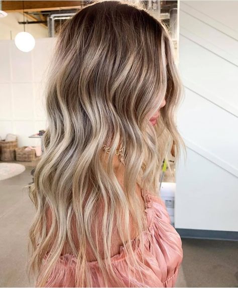 Dimensional Blonde With Root Melt, Melted Roots Blonde Balayage Hair, Bayalage Blonde 2024, Bronde Bayalage, Root Melt Brunette To Blonde, Dimensional Blonde Balayage, Dimensional Bronde, Blonde Bayalage, Dimensional Balayage