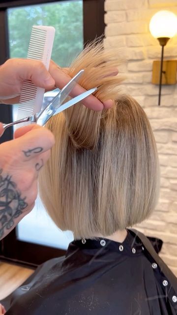 Chris Jones on Instagram: "Creating shape without creating problems💡 By nature bobs can be very heavy and lack movement or shape. This texturizing technique removes weight and builds shape without giving the client too many layers to fight at home. You can see how soft the haircut is when worn straight but looks much more layered when curled. Pro tip 💡 You have to use a high quality texturizing shear to avoid pulling or discomfort for the client. This is the 30/2 from @arcscissors ✂️ it all Chris Jones Hair Bob, Chris Jones Hair, Chris Jones, Short Hair Waves, Fine Straight Hair, Medium Bob, Straight Blade, Curl Hair, Wide Tooth Comb