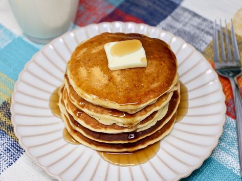 McDonalds Pancakes (Copycat Recipe) Mcdonalds Pancake Recipe, Mcdonald's Pancake Recipe, Mcdonalds Pancakes, Stovetop Appetizers, Flavored Ice Cubes, Flavor Ice, Ice Cream Pies, Homemade Pancakes, Ice Cream Cookies