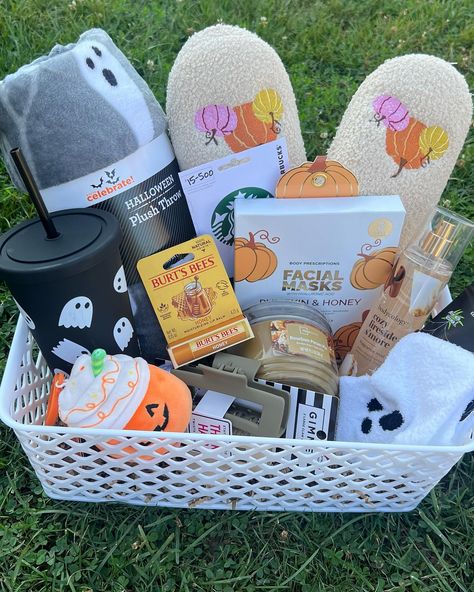 Boo Basket Ideas For Girlfriend Fall, Boo Basket For Girlfriend, Spooky Basket Ideas For Girlfriend, Basket Ideas For Girlfriend, Boo Basket Ideas For Girlfriend, Boo Basket Ideas, Spooky Basket, Ideas For Girlfriend, Boo Baskets