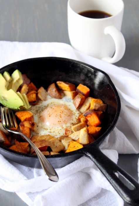 thumb_IMG_1877_1024-692x1024 Easy Breakfast Skillet, Primal Lifestyle, Sweet Potato Breakfast Hash, Eggs Potatoes, Paleo For Beginners, Potato Breakfast, Breakfast Skillet, Whole 30 Breakfast, Breakfast Hash