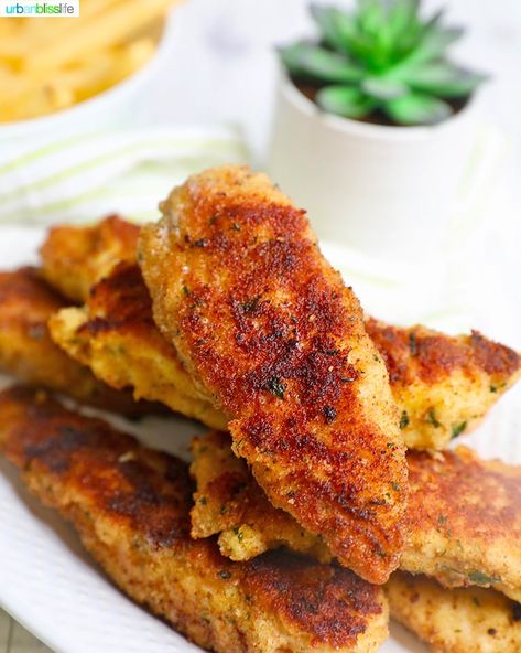 Easy Chicken Tenders, Fried Breaded Chicken, Breaded Chicken Strips, Panini Recipes Chicken, Breaded Chicken Tenders, Boiled Chicken Breast, Chicken Tenderloin Recipes, Fried Chicken Breast, Chicken Tenderloins