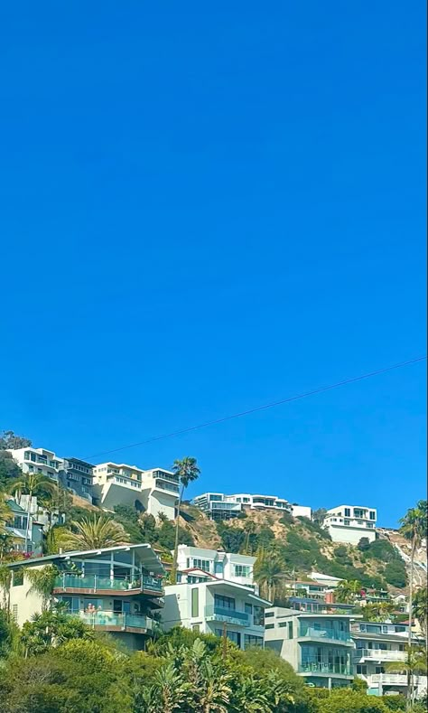 Malibu Houses, Malibu Aesthetics, Malibu Wallpaper, Malibu Aesthetic, Nature Green Aesthetic, Malibu Travel, Malibu Rising, California Aesthetic, Terrace Ideas