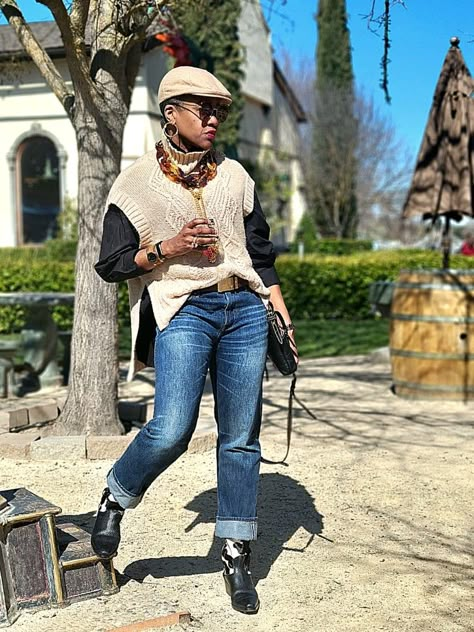 Sabra Johnson, Sweater Vest Black, Denim Couture, Vest Outfits For Women, Sweater Vest Outfit, Make Outfits, Amazon Shoes, Blouse Zara, Nice Pants