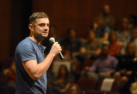 How Gary Vee Builds Relationships on Social Media in a Thank You ... Gary Vaynerchuk Quotes, Motivational Speakers, Inspirational Articles, Instagram Advertising, Bank Robbery, Social Entrepreneur, Gary Vaynerchuk, Gary Vee, Motivational Speaker