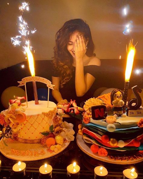 Birthday Poses At Home, Birthday Photo Poses, Photoshoot Ideas Birthday, Deepika Pilli, Poses At Home, At Home Birthday, Birthday Poses, Birthday Photoshoot Ideas, Birthday Room Decorations