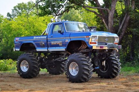 Bigfoot 1 The one that started it all. The original RealTruck Bigfoot Monster Truck, 79 Ford Truck, Big Ford Trucks, Retro Truck, Mud Trucks, Old Ford Trucks, Built Ford Tough, Classic Ford Trucks, Blue Truck