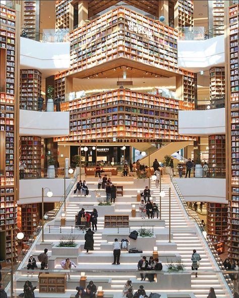 Seoul Library, Starfield Library Seoul, Starfield Library, Reading Area, Open Design, Photo Op, Unique Photo, Stunning View, Book Lover