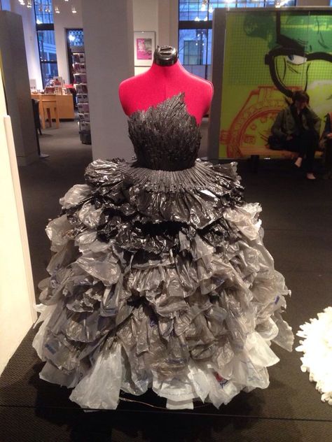 Michelle-Meche Farah's student projects using recycled media at Jax,FL Plastic Dress Recycled, Recycle Dress Ideas Fashion, Plastic Bag Dress, Recycled Dress Ideas, Recycled Gown, Recycled Costumes, Trash Fashion, Newspaper Dress, Recycled Outfits