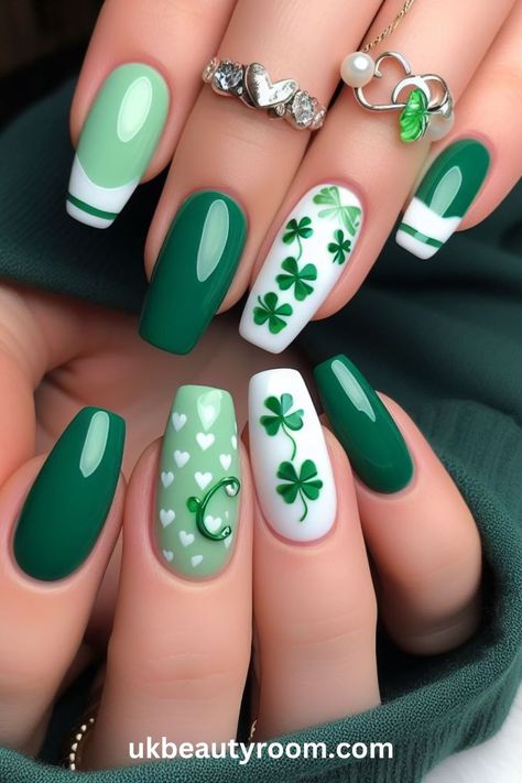 Painting your nails with a St Patrick’s Day theme is a creative way to show your love for the Irish culture and celebrate the holiday! You can use different techniques, tools, and nail stickers to create patterns, motifs, and effects that reflect the St Patrick’s Day traditions and spirit. This post lists 17 different ideas for St Patrick’s Day nails. 🍀 Irish Nail Designs, Patrick Nails, Irish Nails, Saint Patrick Nail, St Patrick's Day Nails, Multicolored Nails, St Patricks Day Nails, Ballet Nails, Nagellack Trends