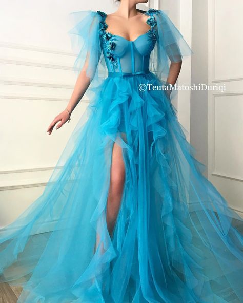 Flower Prom Dress, Sea Dress, Prom Dresses Gowns, Gowns Prom, Long Evening Gowns, Tulle Prom Dress, Dress Shapes, Prom Dresses Blue, Fancy Dresses