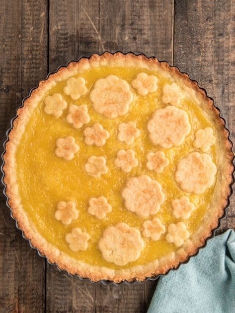 Italian Lemon Tart - An Italian in my Kitchen Lemon Cream Filling, Italian Desserts Easy, Crostata Recipe, Coconut Pound Cakes, Pie Pastry, Pie Crumble, Italian Dessert, Baked Fruit, Lemon Filling