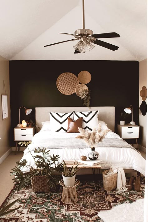 Dark Country Aesthetic Bedroom, Moody Modern Boho Bedroom, Tan And Black Bedroom Ideas Neutral Tones, Black And White Bohemian Bedroom, Black And Wood Theme Bedroom, Earth Tone Bedroom With Black, Boho Black Accent Wall, Bedroom Decor Black Wall, Black And Tan Western Bedroom