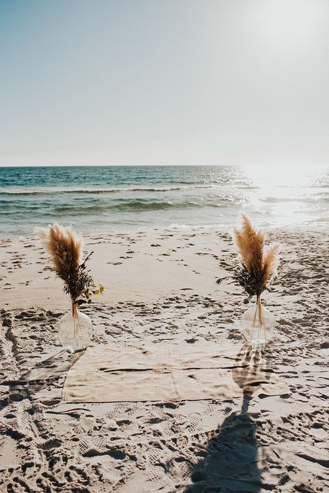 Simple, boho details for a Rosemary Beach elopement Beach Vibes Wedding, Simple Beach Wedding Setup, Simple Small Beach Wedding, Beach Elopement Decor, Simple Beach Elopement Ideas, Simple Beach Elopement, Beach Alter, Micro Beach Wedding, Intimate Beach Wedding Ceremony