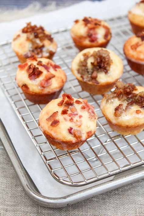 Mini Breakfast Food, Maple Bacon Pancakes, Mini Pancake Muffins, Simple Pancake, Pancake Cups, Banana Bread Baked Oatmeal, Bacon And Sausage, Muffin Cups Recipes, Cheese Curd