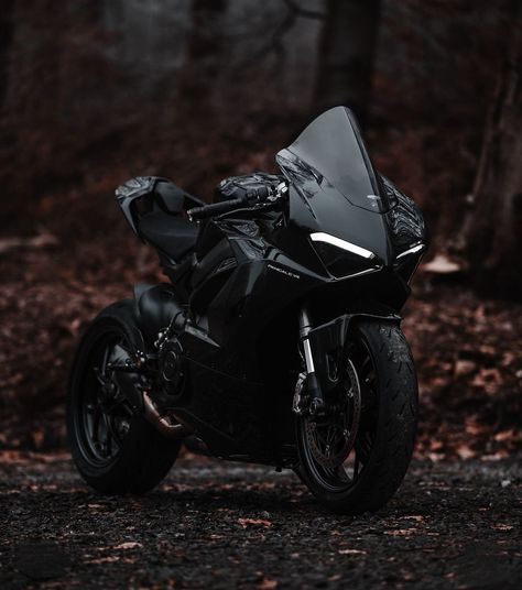 Black Bike Aesthetic, Superbike Aesthetic, Black Ducati Panigale, Black Motorcycle Aesthetic, Motor Bikes Aesthetic, Ducati Panigale V4 Black, Matte Black Bike, Black Motorbike Aesthetic, Black Motorcycle Aesthetic Wallpaper