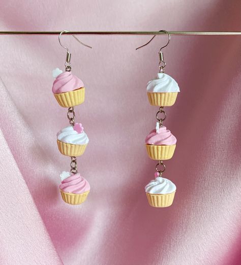 Cupcake Polymer Clay Earrings, White Polymer Clay Earrings, Cupcake Earrings, White Polymer Clay, Miniature Food Jewelry, Food Jewelry, White Clay, Clay Creations, Cute Earrings