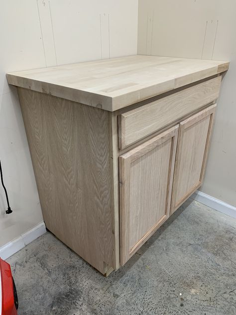 Cabinet Cat Litter Boxes, Litter Box In Garage Ideas, Built In Cat Litter Box Ideas, Under Sink Litter Box Ideas, Cabinet Litter Box Ideas, Litter Box Cabinet Diy, Garage Cat Litter Box Ideas, Laundry Room Litter Box Ideas, Litter Box In Laundry Room