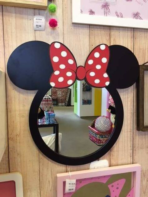 Minnie Mouse Bedroom Decor, Cozinha Do Mickey Mouse, Disney House Ideas, Mickey Mouse Wreath, Mickey Mouse Crafts, Mickey Mouse House, Kids Bedside Table, Kids Salon, Minnie Mouse Toys