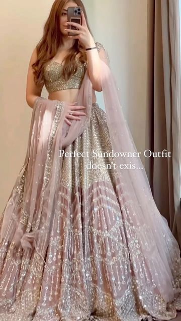 Lehenga Bridesmaid, Heavy Lehenga, Bridesmaid Lehenga, Trendy Outfits Indian, Mehendi Outfits, Party Wear Lehenga Choli, Indian Dresses Traditional, Traditional Indian Outfits, Indian Wedding Wear