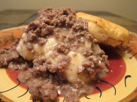 This used to be one of my favorite meals for school lunch! Lunch Ladies from long ago...You Rocked!!! Ground Beef And Gravy, Hamburger Gravy Recipe, Cafeteria Recipes, French Meat, Beef And Gravy, School Cafeteria Food, Supper Meals, Cultural Recipes, Hamburger Gravy