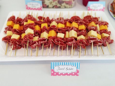 Sword Kabobs - skewered salami, cheddar cheese & gouda cheese Italian Food Party, Cheese Kabobs, Jacqueline Smith, Halloween Finger, Cold Finger Foods, Halloween Finger Foods, Vegetable Kabobs, Wedding Appetizers, Party Food Buffet