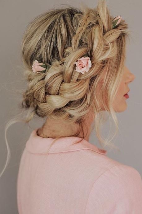 25 Gorgeous Wedding Hairstyles for Long Hair #wedding #hair #style #trends #southernliving Sanggul Modern, Halo Braid, Rustic Wedding Hairstyles, Flowers In Her Hair, Loose Braids, Cool Braid Hairstyles, Crown Braid, Bohol, Trending Hairstyles