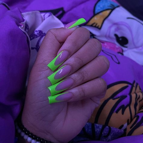 Neon Green French Tip, Lime Green Nails Design, Lime Green Nails, Green Acrylic Nails, Green French, Acrylic Toe Nails, Acrylic Nail Set, French Tip Acrylic Nails, Glow Nails