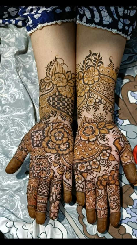 Latest Mehndi Designs Wedding, Front Mehndi Design, Legs Mehndi Design, Mehndi Designs Bridal Hands, Mehndi Design Pictures, Simple Mehndi Designs Fingers, Very Simple Mehndi Designs, Full Mehndi Designs, Stylish Mehndi Designs