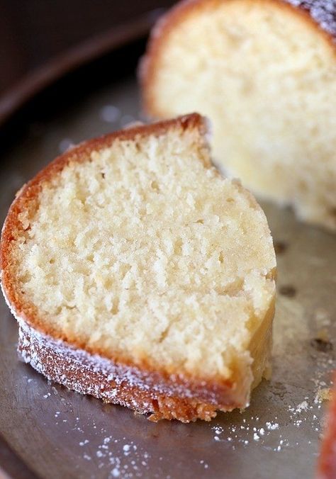 How to Make Kentucky Butter Cake | The Perfect Vanilla Pound Cake Butter Cake Cookies, Cake Bundt, Kentucky Butter Cake, Rum Extract, Recipe Cookies, Dragon Cake, Butter Cake Recipe, Pound Cakes, Gateaux Cake