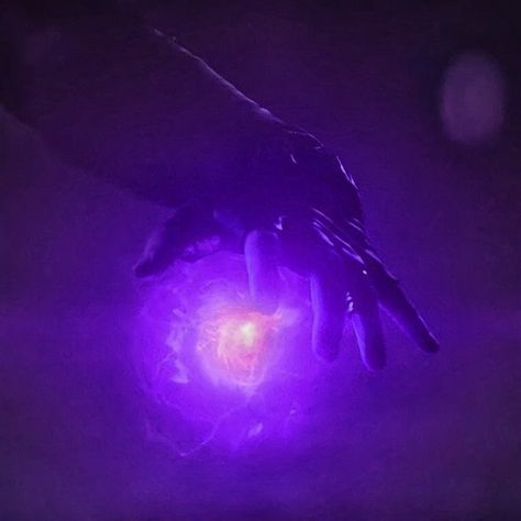 Purple Hero Aesthetic, Ravens Powers, Purple Energy Powers, Wanda Powers Purple, Purple Superpowers, Raven Powers, Purple Powers Aesthetic, Crown Outfit, Trollhunters Tales Of Arcadia