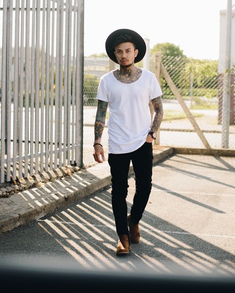 Mens outfit ideas, rock chic, wide brim hat, chelsea tan boots Mens Wide Brim Hat Outfit, Men Fedora Hat Outfits, Wide Brim Fedora Mens, Outfits With Fedora Hats, Fedora Hat Men Outfits, Rock Chic Outfit, Mens Wide Brim Hat, Outfit With Fedora, Wide Brim Hat Outfit