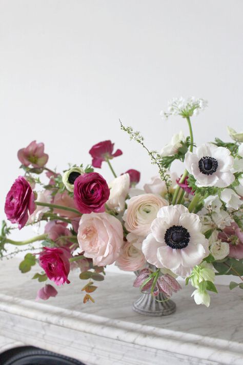 White Ranunculus Wedding Centerpieces, Anenome And Ranunculus Bouquet, Ranunculus Arrangement Centerpieces, Anemone Ranunculus Bouquet, Anemone Table Arrangement, Ranunculus Table Arrangement, Anemone And Ranunculus Bouquet, Anemone Wedding Flowers, Anemone Flower Arrangement