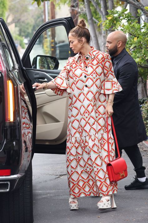 Jennifer Lopez wearing La Doublej maxi dress with Gucci GG stud-detailed platform sandals and Hermés Constance' bag Hermes Dress, Modesty Dress, Classic Outfits For Women, Bag Packing, Fashion Inspiration Design, Summer Dress Outfits, Kaftan Dress, Fashion Design Clothes, Packing Tips For Vacation