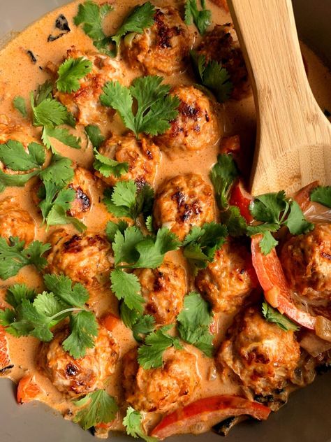 Thai Turkey Meatballs, Curry Meatballs, Coconut Curry Sauce, Vegetarian Enchiladas, Asian Meals, Lunch Appetizers, Turkey Meatballs, Winner Winner, Dinner Appetizers