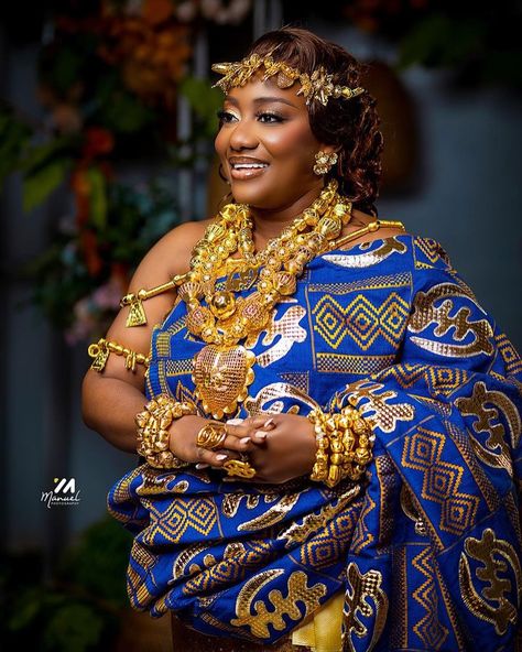 R O Y A L T Y 👑❤️ Madam @ruthrufetadjei_official trusted us to deliver a unique blend of Royal Blue and Gold which are Royal colors for her Wedding and you should have seen the smile on her face when she saw the outcome. We love to see our cherished clients excited because we exceeded expectations!! Thank you so much ma’am . We love the outcome ✨❤️ 📸 @manuelphotography_official Stylist @bb_dazzle_me ———————————————————————————- Chat with Mary on +233 55 861 4249 Chat with Patricia on... Blue And Gold Wedding Dress, Goba Kente, Harare Zimbabwe, African Fabric Dress, Gold Wedding Dress, Classy Wedding Dress, Kente Styles, African Wedding Dress, Foto Shoot