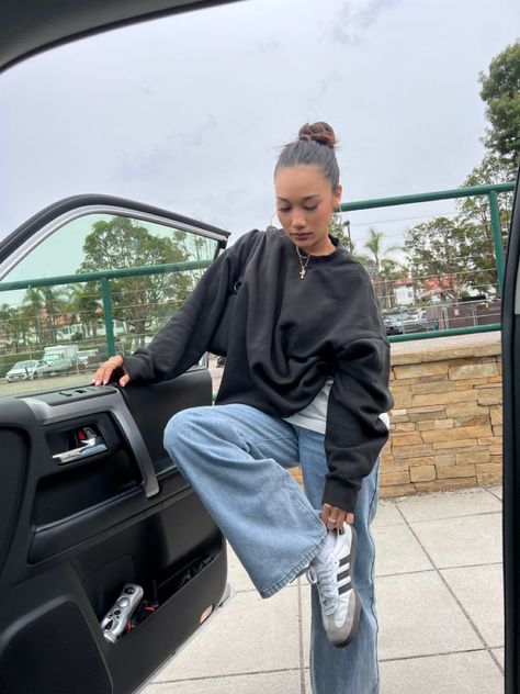 Indie Basic Outfits, Bay Area Street Style, Clean Girl Street Style, Comfy Bar Outfit Winter, Streetwear Girly Fits, Aesthetic Outfits Street Styles, Trendy Outfits Fall 2024, Outfit Inspirations Streetwear, Street Wear Women Aesthetic