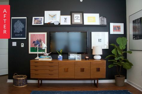 Before & After: A Long Desired Dramatic Accent Wall | Apartment Therapy How To Decorate Around A Tv, Tv Gallery Wall, Photowall Ideas, Tv Wall Decor Ideas, Tv Fal, Black Accent Walls, Picture Shelves, Tv Wall Decor, Farmhouse Decor Living Room