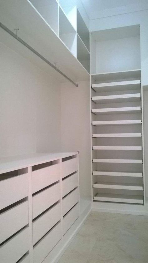 House Closet, Walk In Closet Design, Walking Closet, Closet Design Layout, Closet Renovation, Walk In Robe, Wall Hanging Shelves, Closet Layout, Wardrobe Room