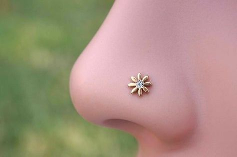 Nose Ring Stud Gold, Rose Gold Nose Stud, Nose Ring Designs, Nose Jewels, Rose Gold Nose Ring, Nose Ring Jewelry, Gold Nose Ring, Nose Piercing Stud, Nose Pins