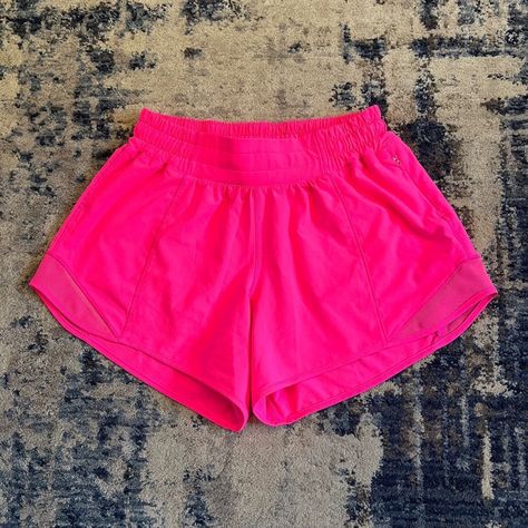 Lululemon Poshmark, Lulu Fits, Preppy Closet, Cute Halloween Outfits, Holiday Finds, Preppy Things, Lululemon Running Shorts, Highlight Color, Lululemon Pink